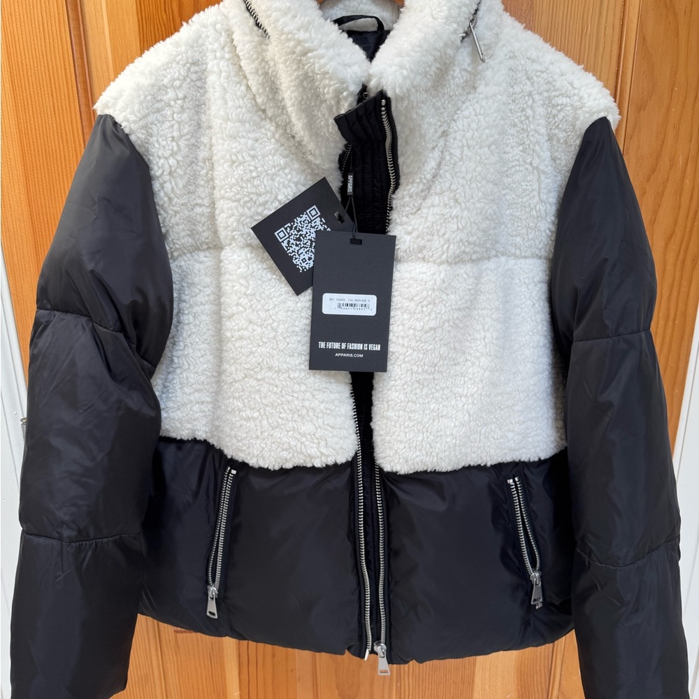 Apparis Women's Black and White Jacket